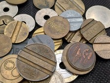 GETTONI DAL MONDO LOTTO MISTO VARI TEMI PEZZI 37