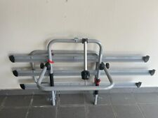 PORTA BICICLETTE PER FUORISTRADA CON RUOTA POSTERIORE DI SCORTA SUL POTELLONE