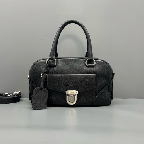 Prada black leather doctor - leather,