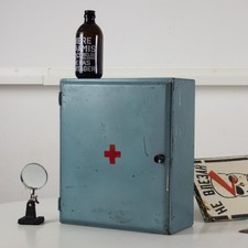 Armadietto porta medicinali