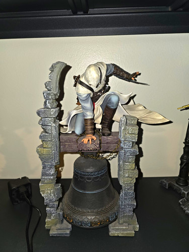 Statua assassin creed altair - assassin's,