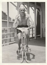 B2 -  Foto Photo Fotografia Anni 60 - Uomo su Cyclette