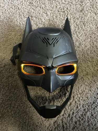 Batman maschera cambia - batman, voce