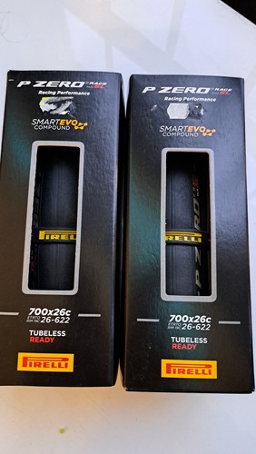 Coppia copertoni pirelli pzero - coppia,