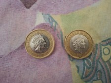 2 Monete  Rare One Pound Sterlina Regina Elisabetta 2016 2017