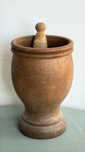 Vecchio mortaio rustico in - mortaio,