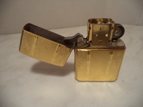 Zippo lighter vintage brass - ,