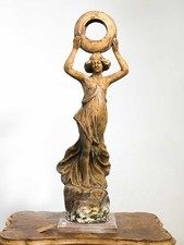 Antica scultura statua in terracotta del periodo liberty