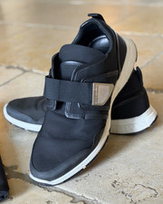 Sneakers Dsquared2 nere in tela e metallo con logo e cinturino antipolvere - US 11,5