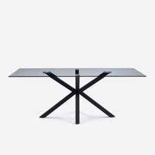 Tavolo design moderno con