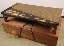 Tavolo giapponese in legno