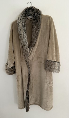 Elegante casa lusso pelliccia