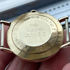Orologio oro presentato a