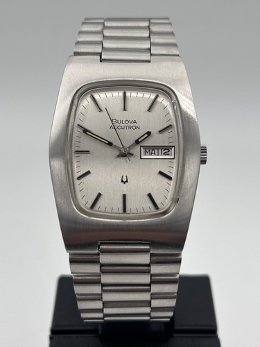 Bulova accutron 1973 ref - bulova,