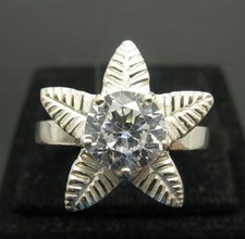 Elegante anello in vero