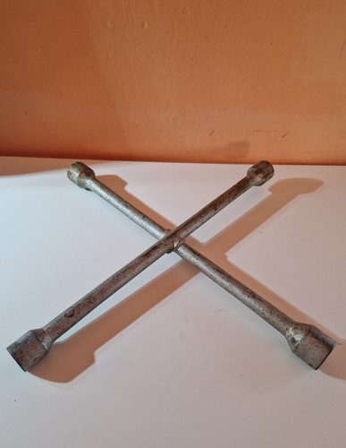Chiave croce per ruote - chiave,