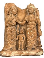 Antica statua in terracotta di