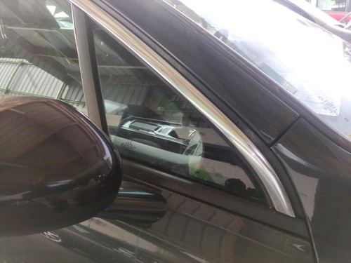 Custode avant droit - , (porte)