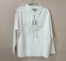 Maglione nuovo con etichette