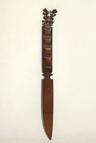 Tagliacarte realizzato con
