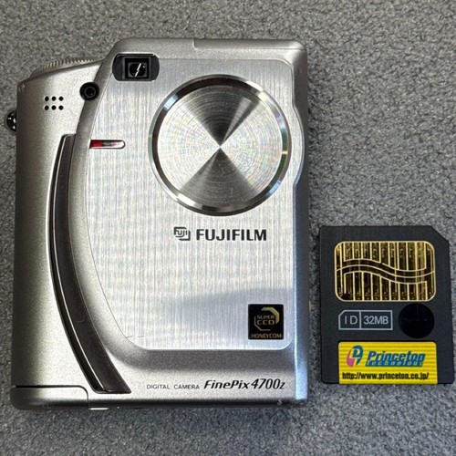 Fotocamera digitale compatta