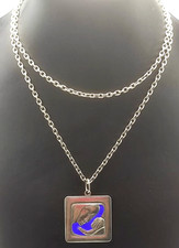 Catena lunga con ciondolo