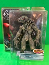 Figurina Mezco Hellboy SAMMAEL