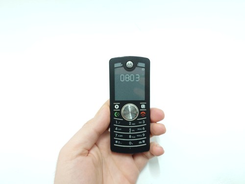 Telefono cellulare parlante