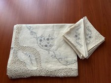 Tovaglia In lino ricamata a