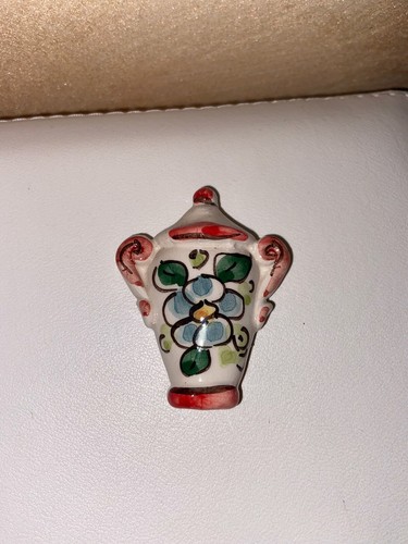 Anfora con fiori calamita - fiori, a
