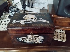 SCATOLA ELEMOSINIERE A MEMENTO MORI