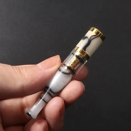 Pipa per sigarette riciclabile