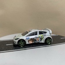 2011 Hot Wheels Nuovi Modelli #40/50 Ken Block Ford Fiesta Auto Rally Bianco 1:64 NM