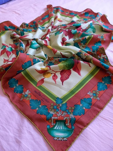 Superbe foulard must - superbe,
