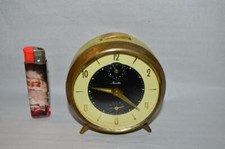 Vecchia sveglia da tavolo