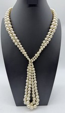 Collana Chanel CC bianca finta