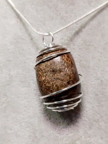 Bronzite ciondolo con spirale - con,