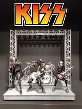 Action Figure Extra Deluxe KISS action figure alive+ Palco Con luci funzionanti