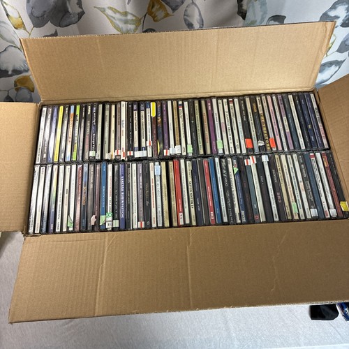 Lot 200 music cds - of, assorted