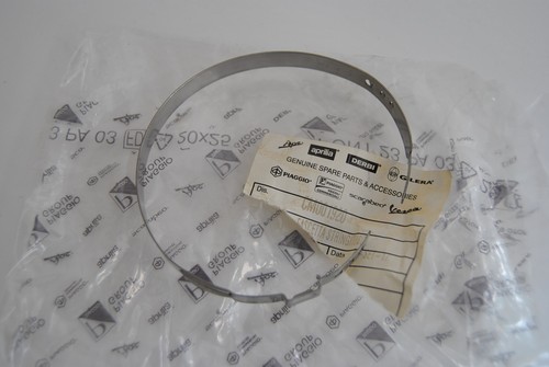 Fascetta stringitubo serbatoio