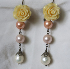 Orecchini pendenti rose gialle perle vere bianche Vintage  Victorian Rinasciment