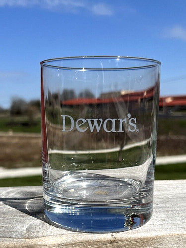 Dewar scotch whisky - dewar's,