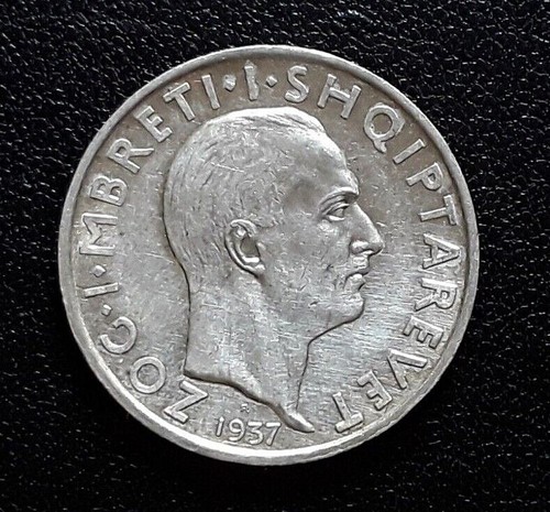 Albanie république puis - -,