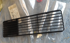 MASCHERINA GRIGLIA RADIATORE INFERIORE VW GOLF I ORIGINALE 171853661 - SINISTRA