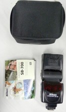 Nikon Speed Light SB-700 unità flash fotocamera attacco hot shoe con manuali e custodia!
