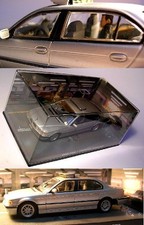 BMW 750 iL 1997 scala 1/43 mini diorama james bond 007 serie 7