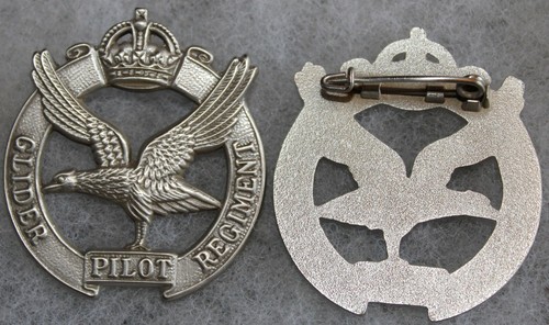 Cap badge du - ,