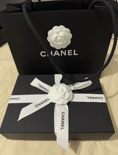 100 authentic chanel - chanel, gift