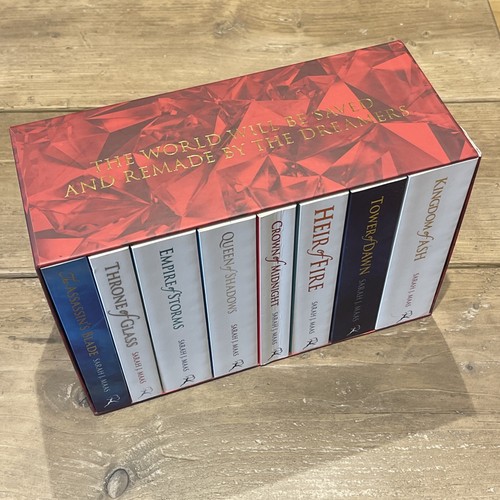 Throne glass paperback red - of,