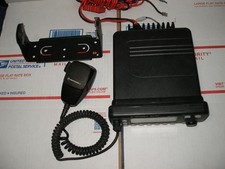 Motorola MCS2000 UHF radio mobile M01HX-725W con accessori